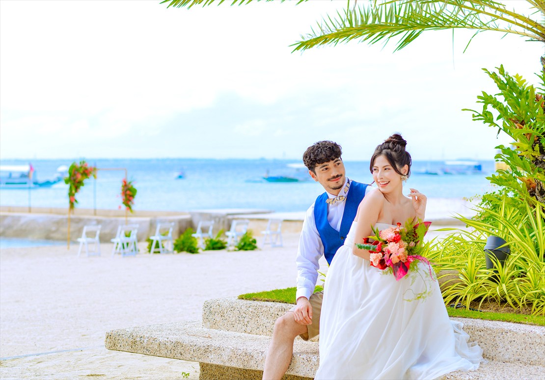 ビー・リゾート・マクタン 
ビーチにて挙式前撮影