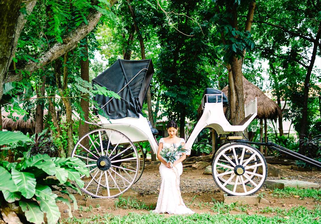 セブ・ホワイト・サンズ・リゾート&スパ
馬車モニュメントにて挙式前撮影