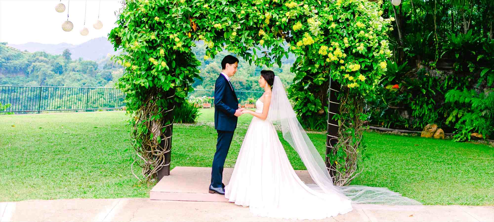 シャトー・デ・ブサイ セブ島・ガーデンウェディング・結婚式