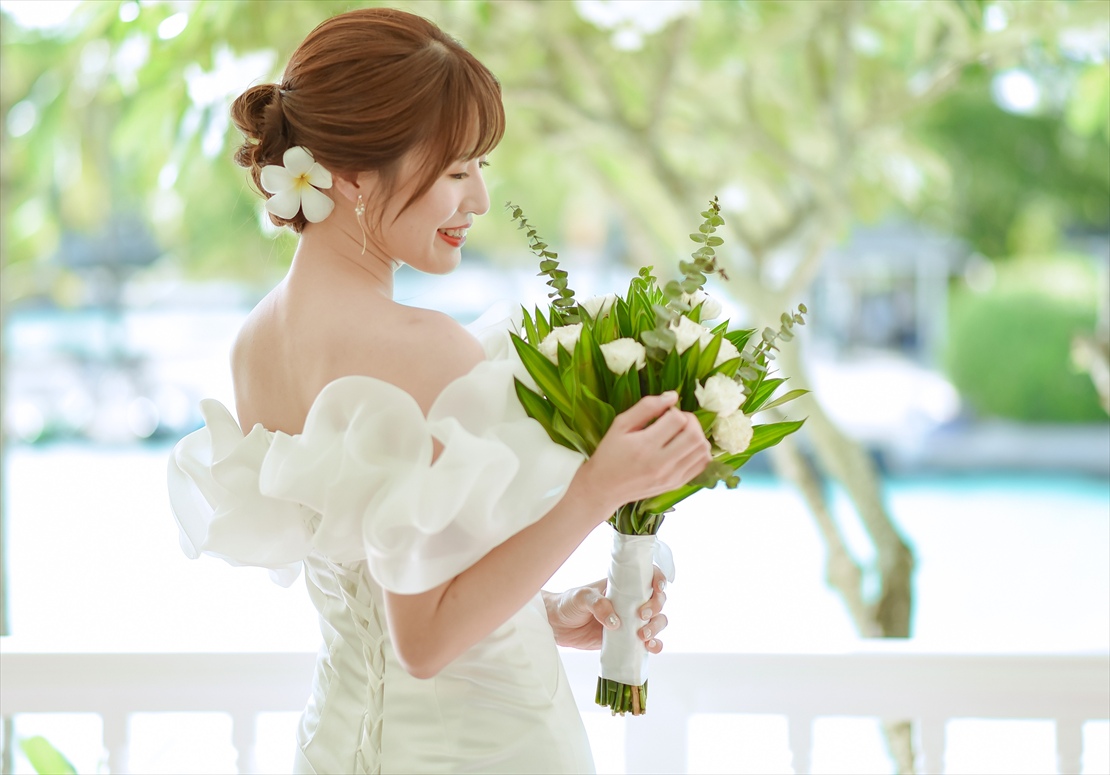 プランテーション・ベイ・セブ島ウェディング　ラグーンビュールーム　バルコニーにて