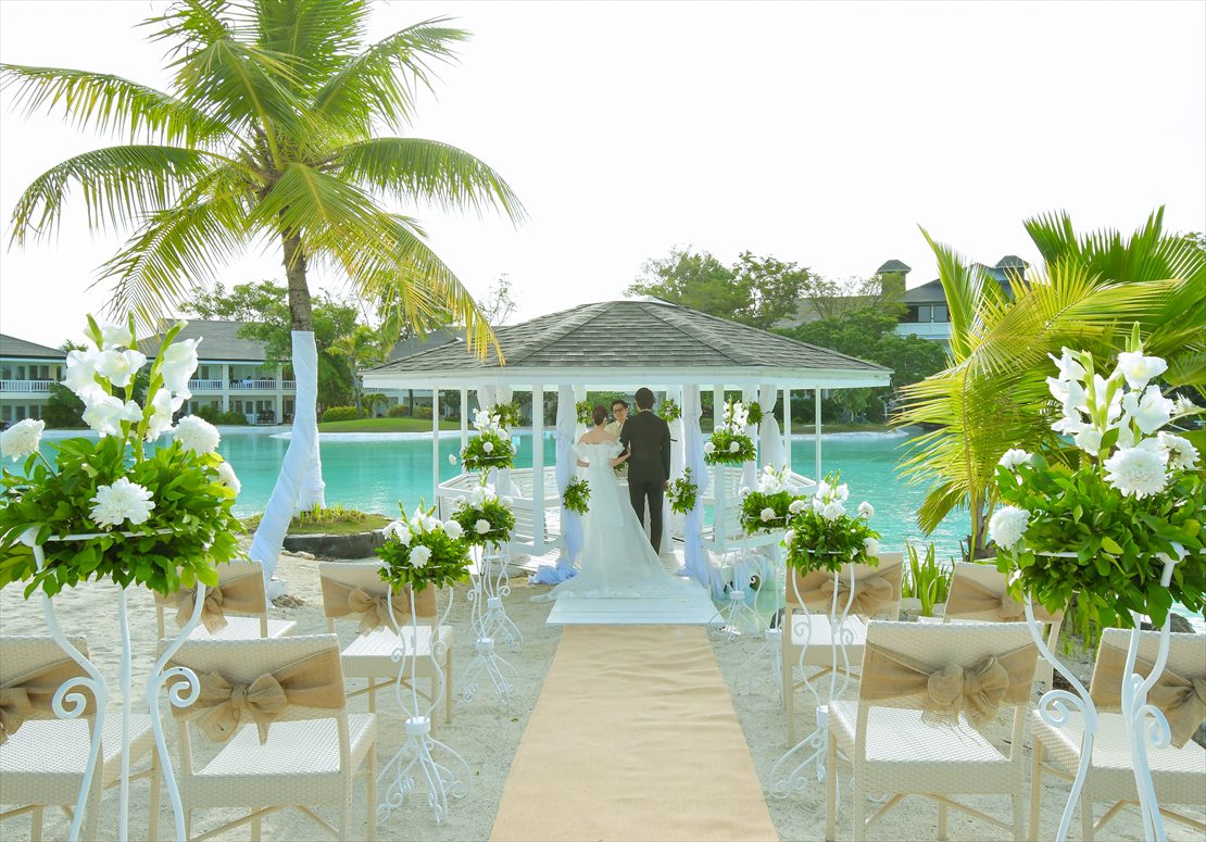 プランテーション・ベイ・セブウェディング　ペニンシュラ・ガゼボ　挙式シーン