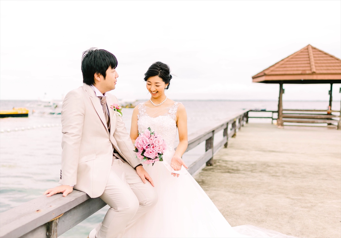 シャトー・バイ・ザ・シー・セブ島挙式　桟橋にてウェディングフォト