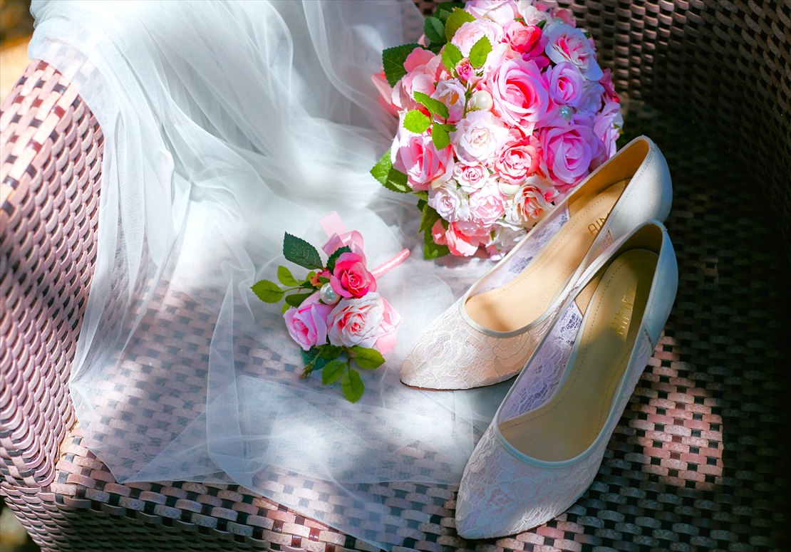 クリムゾン・リゾート・マクタン・セブ島ウェディング　ピンク・ローズの生花ブーケ