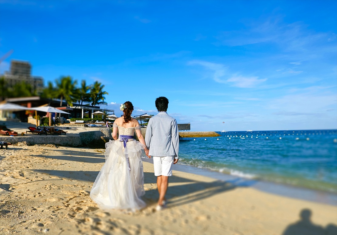 クリムゾン・リゾート・マクタン・セブ挙式　ビーチにてウェディングフォト