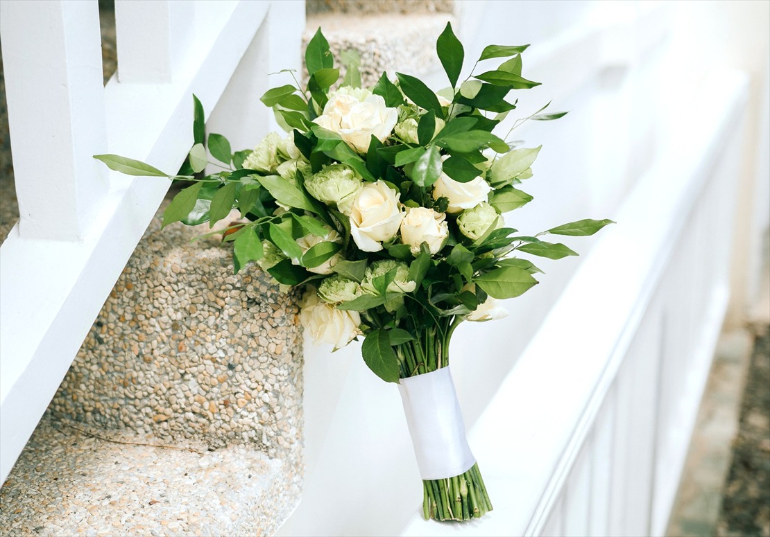 プランテーションベイ・マクタン・セブウェディング　挙式用　ホワイトローズ生花ブーケ