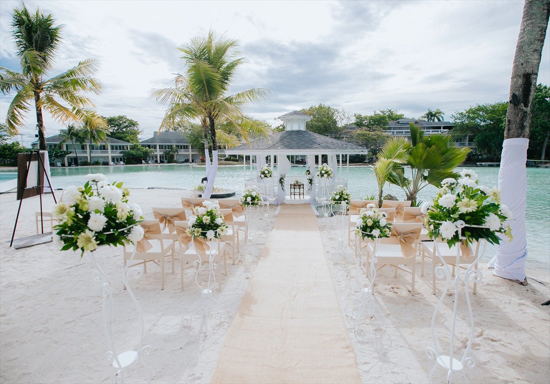 プランテーションベイ・マクタン・セブ島ウェディング　ペニンシュラ・ガゼボ　挙式会場全景