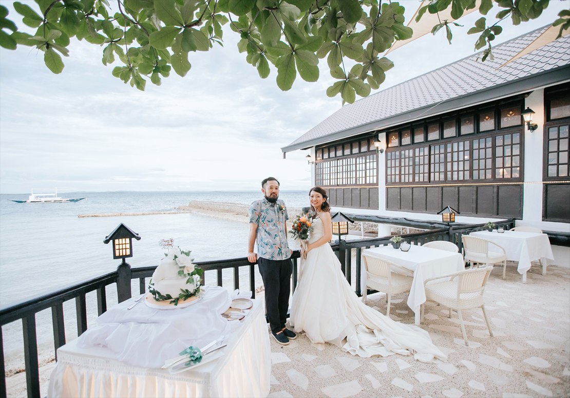 プランテーションベイ・マクタン・セブ結婚式　ウェディングパーティー　FIJIレストラン　テラス