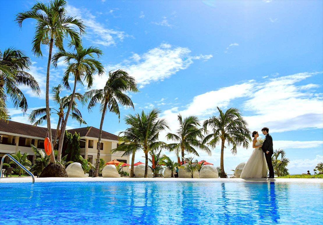 コスタベラ・トロピカル・ビーチ・ホテル・セブ結婚式　プールエリア