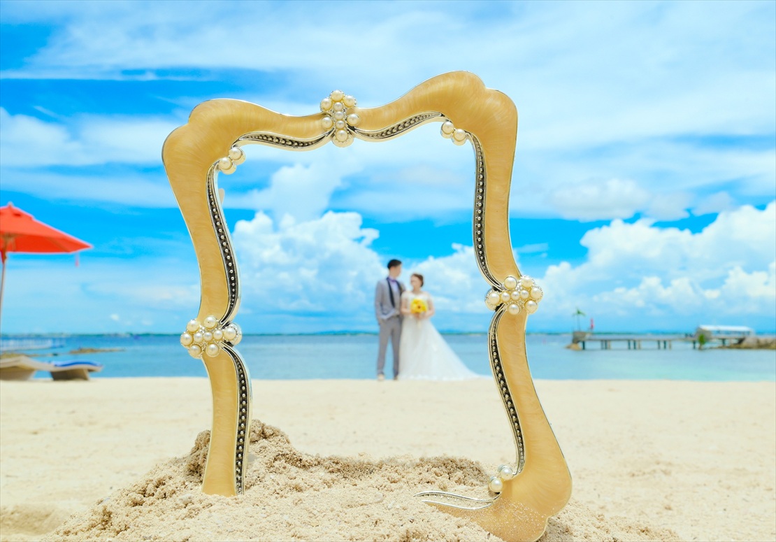 コスタベラ・トロピカル・ビーチ・ホテル・セブウェディング　まるで絵画のようなフォトフレーム撮影