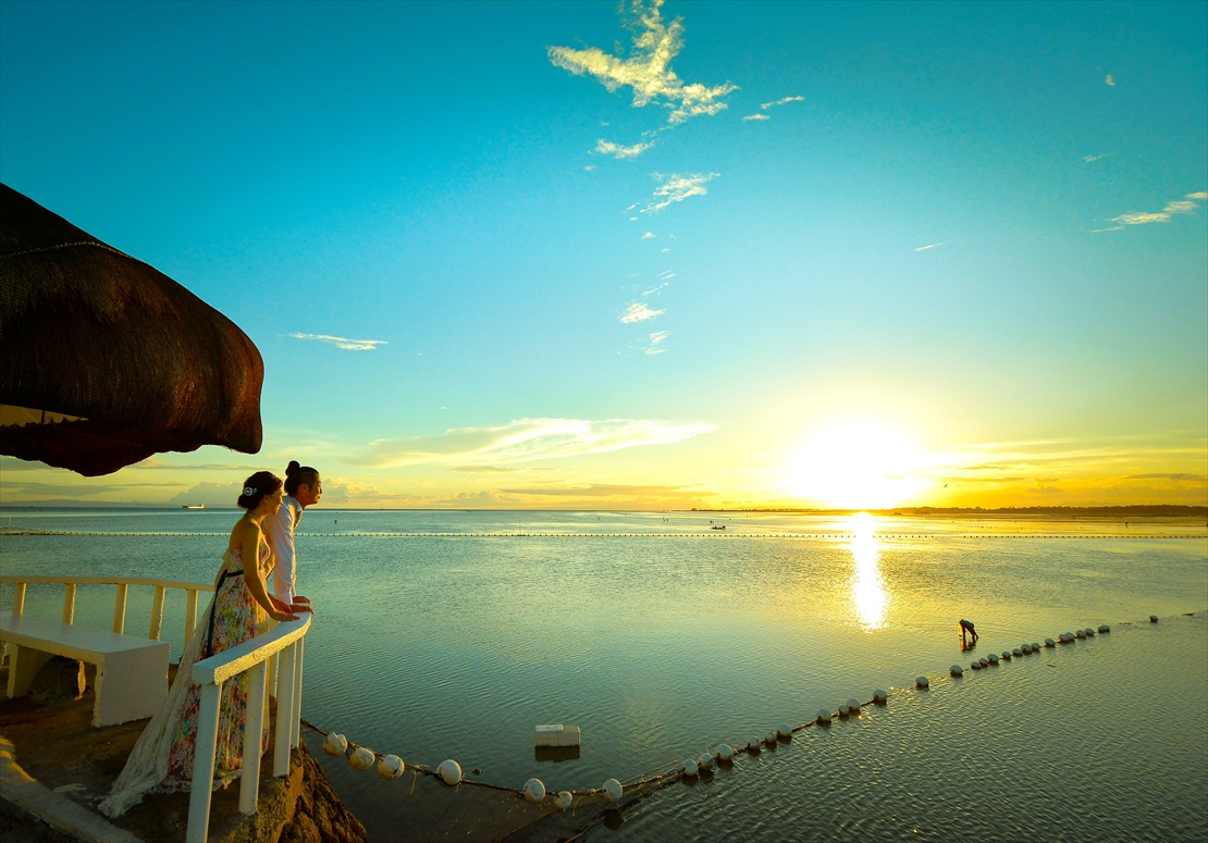 パシフィック・セブ・リゾート・セブ島ウェディング　挙式後撮影　マクタン島でも珍しいサンセットを眺めて