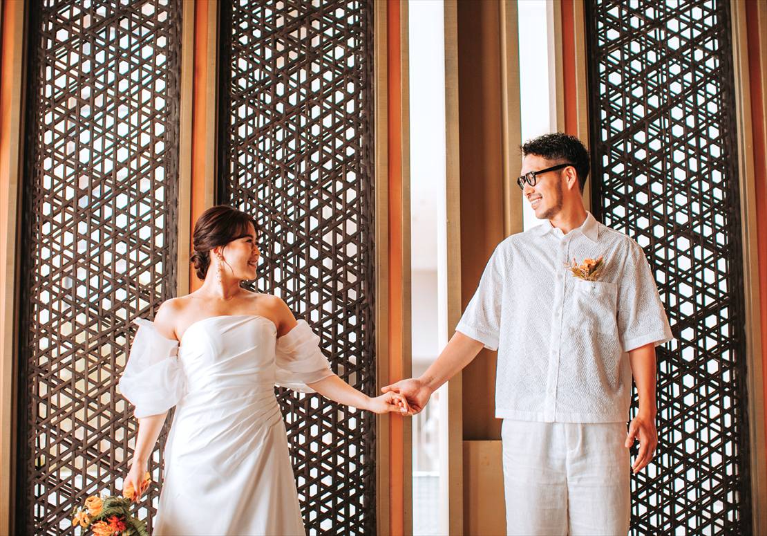 シェラトン・セブ・マクタン・セブ島ウェディング　リゾート内ロビーにてウェディングフォト