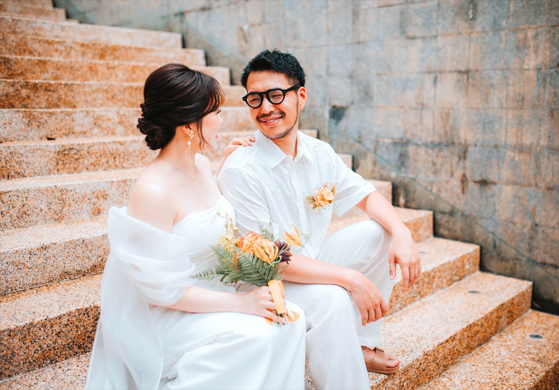 シェラトン・セブ・マクタン・セブ島結婚式　ビーチウェディング　ナチュラルカラーのロビー下階段