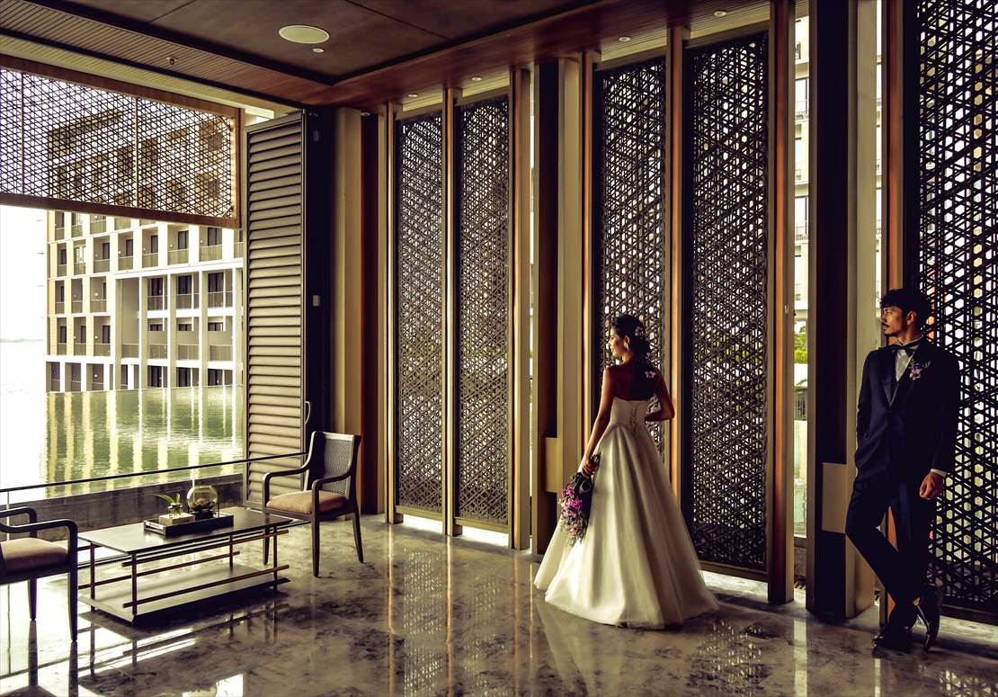 シェラトン・セブ・マクタン・セブ島ウェディングフォト　高級感溢れるロビースペースにて