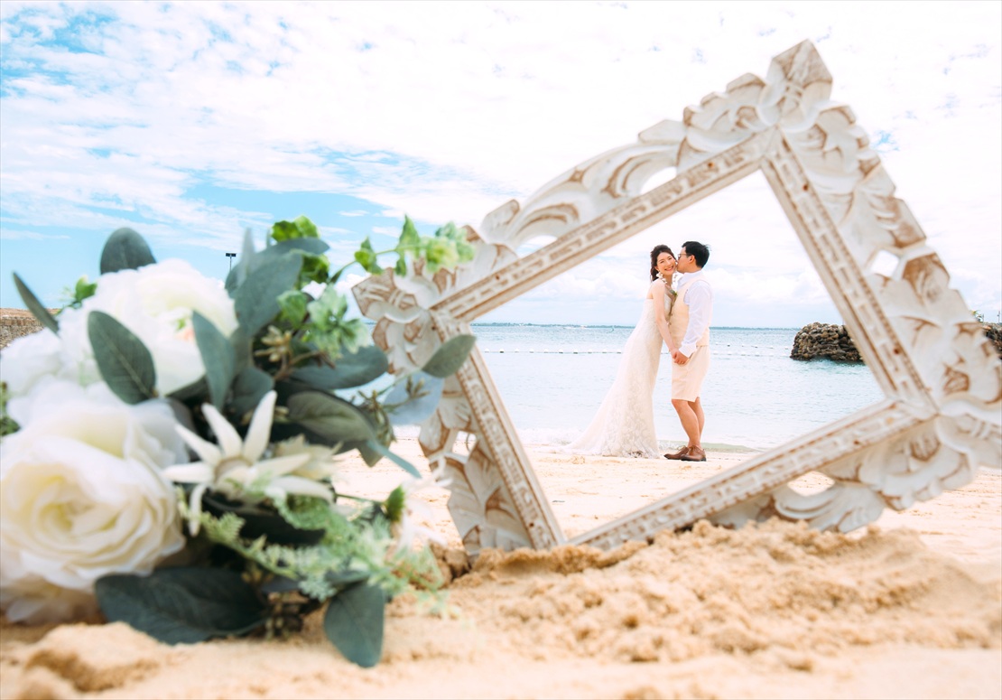 モーベンピック・マクタン・アイランド・セブ挙式　ビーチウェディング　ビッグフォトフレーム撮影