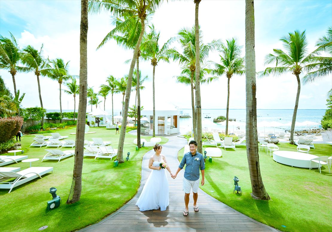 モーベンピック・マクタン・アイランド・セブ島結婚式　ココナッツツリーが南国感を醸し出す