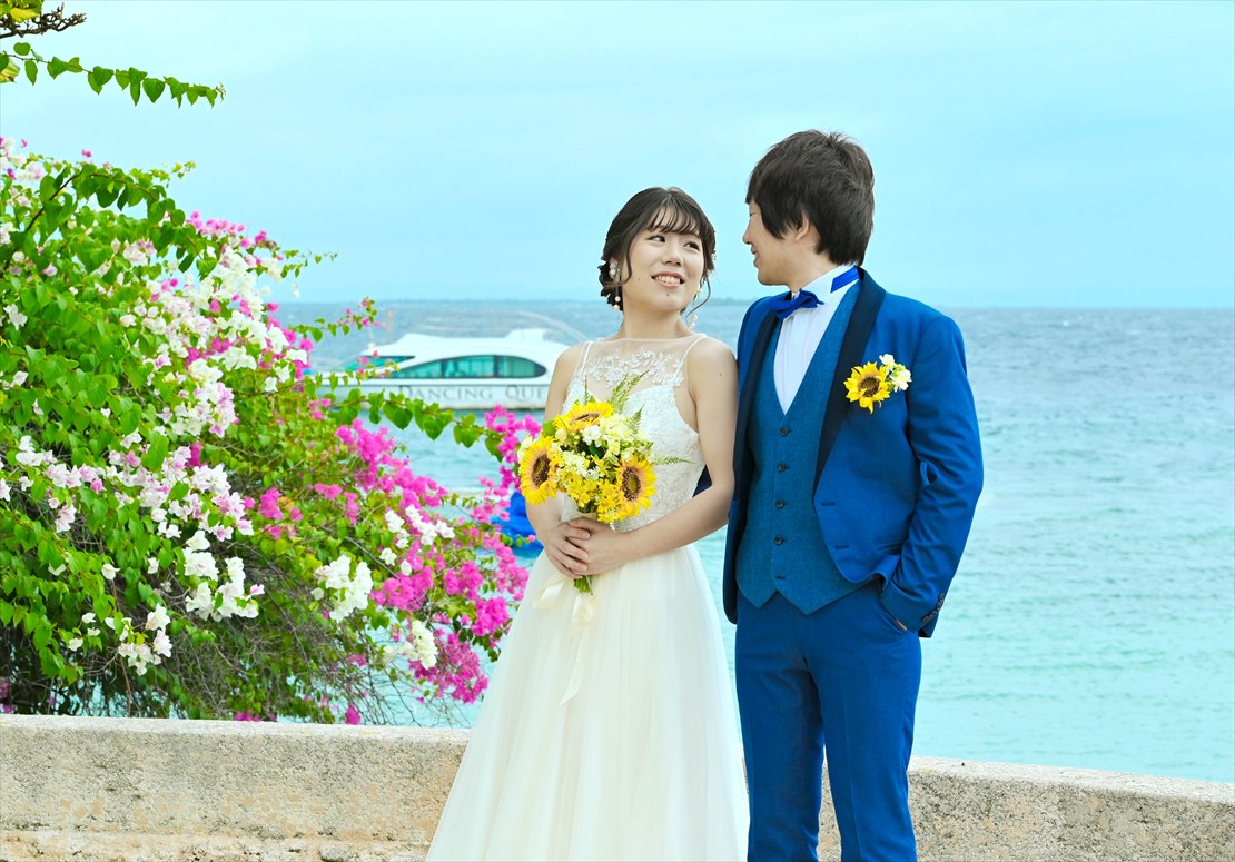 ブーゲンビリアが咲き乱れるオーシャンフロント