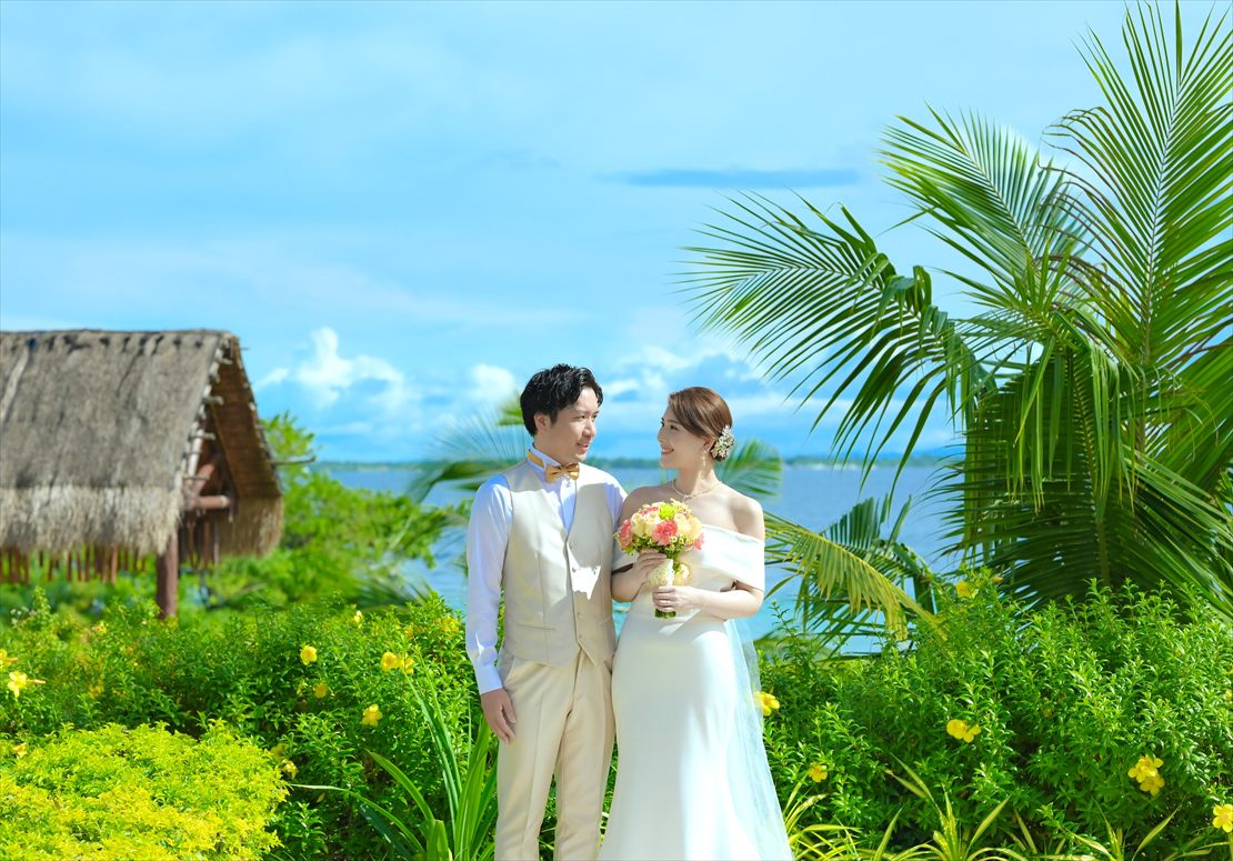 セブ島の豊かな自然にウェディングドレスが映える